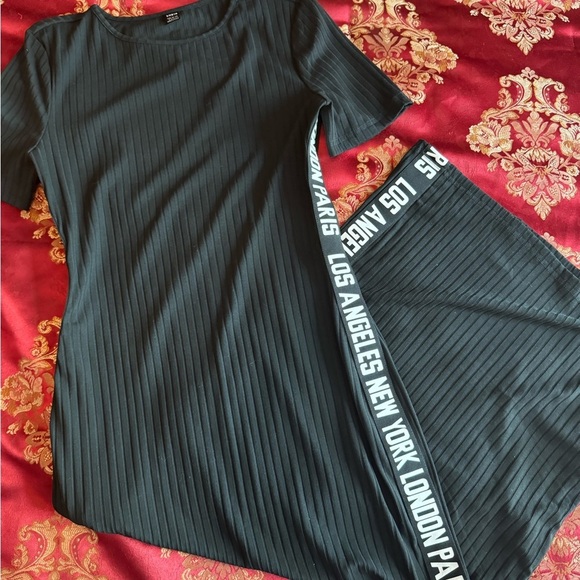 Black Ribbed Travel Maxi Dress (Size L) - Picture 2 of 5